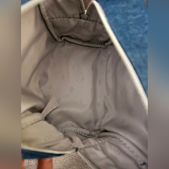 New in box never used.. Dior beautybag. Jeans color with silver hardware. - Picture 5 of 8